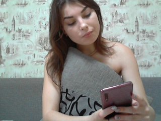 Foto's Anna_sweet lovense is on : ) tab about vibrations is on my profile ; ) if you love me 111 tkn : )