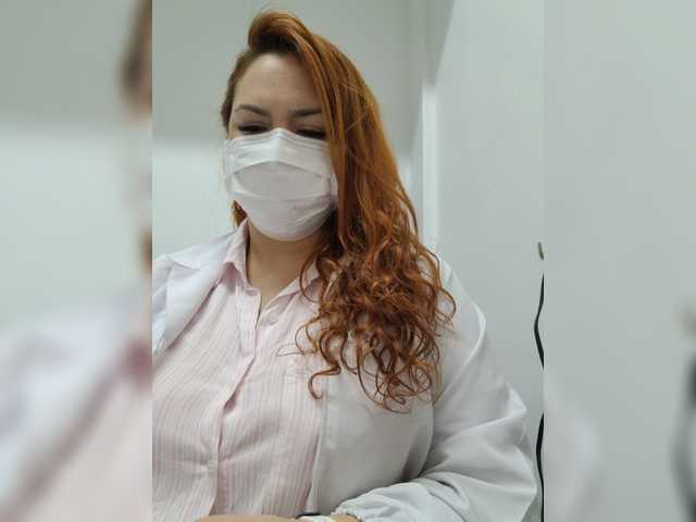 Foto's Doctora-Danna At office... between patients fuck me...have DILDOS here..we can to do ALL MY MENU LOVENSE INTO MY PUSSY* Let's fuck harder