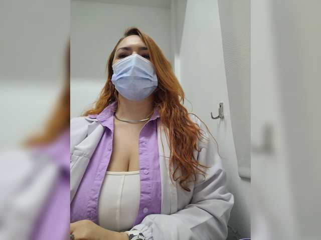 Foto's Doctora-Danna Iam doctor... working in hospital... look my rate tips.... between patient we will do all....Let's fuck harder