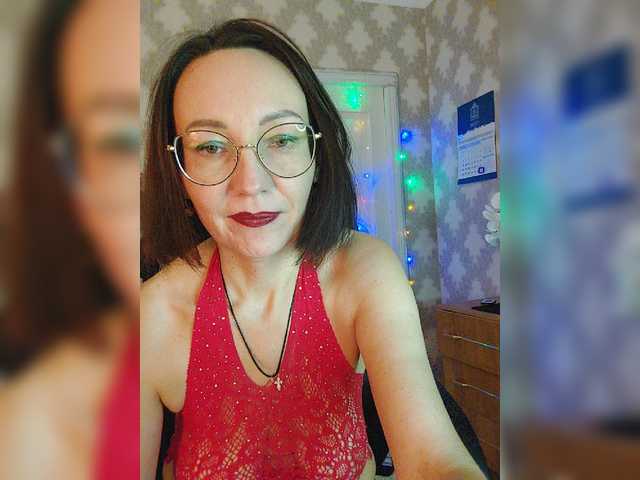 Foto's LyubavaMilf To a new apartment. Before private 70 tokens in free chat. Favorite vibration 33 I don't answer personal messages, all write in free chat.