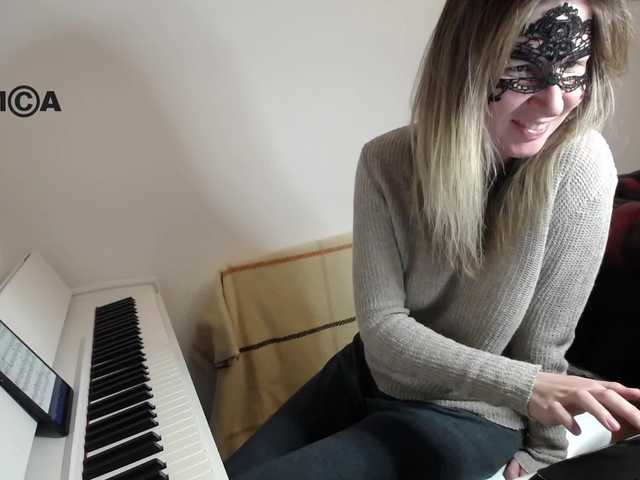 Foto's PianoGirl Hi, Im Anastasia! Applause - 1tk+