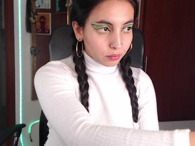 Foto's PepperLara #makeup #sexy #colombian #latina #latingirl #bdsm #bigass #prettyface #culogrande #coño #pussy #lovense