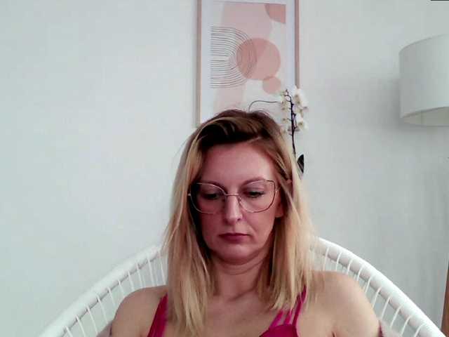 Foto's RachellaFox Sexy blondie - glasses - dildo shows - great natural body,) For 500 i show you my naked body @remain