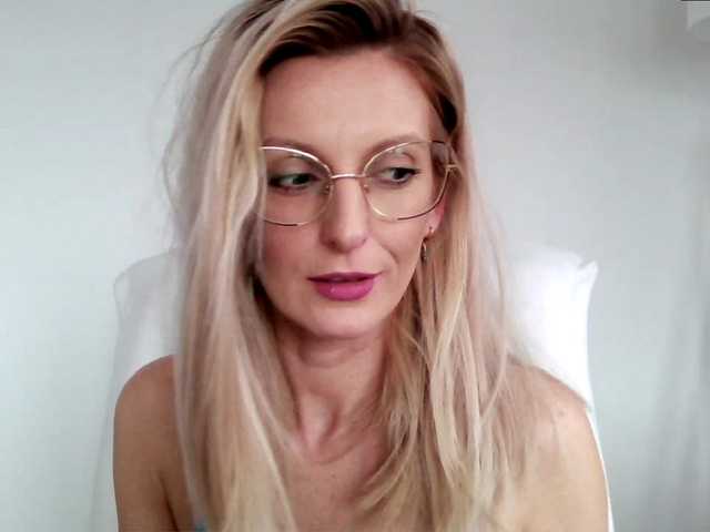 Foto's RachellaFox Sexy blondie - glasses - dildo shows - great natural body,) For 500 i show you my naked body [none]