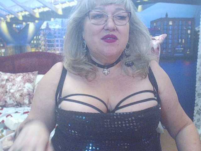 Foto's StarMarmela Hi boys!! Cam - 50 Boobs Token - 30 Firm Ass - 35 Wet Pussy Show - 55! Naked-100 SQUIRT only in private! Have a good mood!!!