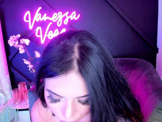 Foto's VanessaVega follow me on ig @realvanessavegaCome have fun with me papi♥ random level 88 spank me 69 Like me 22♥ wave 122♥ #squirt #bigboobs #interactivetoy #teen #cum